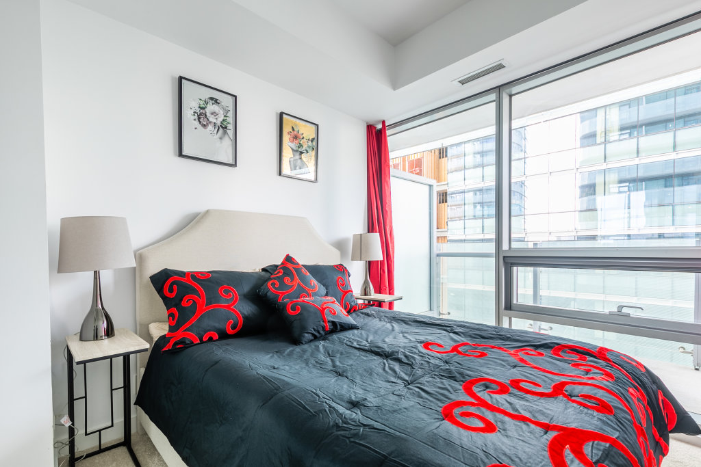 Apartment 1 Schlafzimmer mit Balkon und mit Blick Velikolepnye v Samom Centre Toronto Apartments