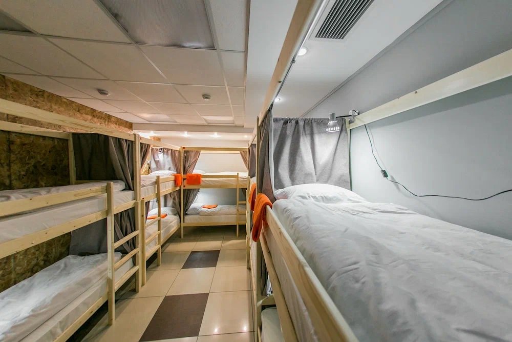 Кровать в общем номере (мужской номер) Sleep Place Hostel