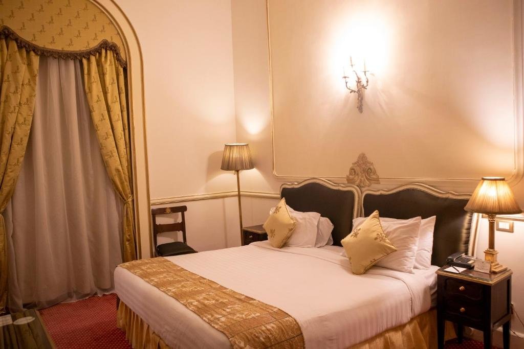 Номер Standard Le Metropole Luxury Heritage Hotel