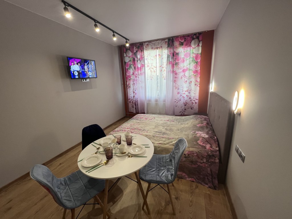 Standard Doppel Zimmer mit Blick m.Avtovo DreamApart S Vidom Na Samiy Visokiy Neboskreb Apartments