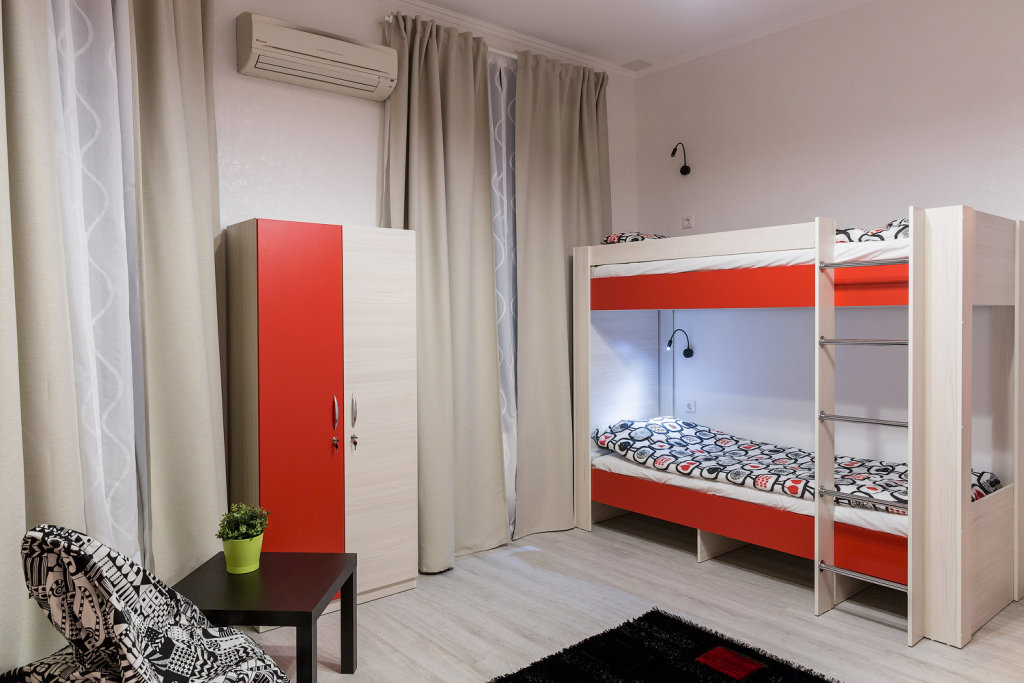 Кровать в общем номере (женский номер) Juicy hostel