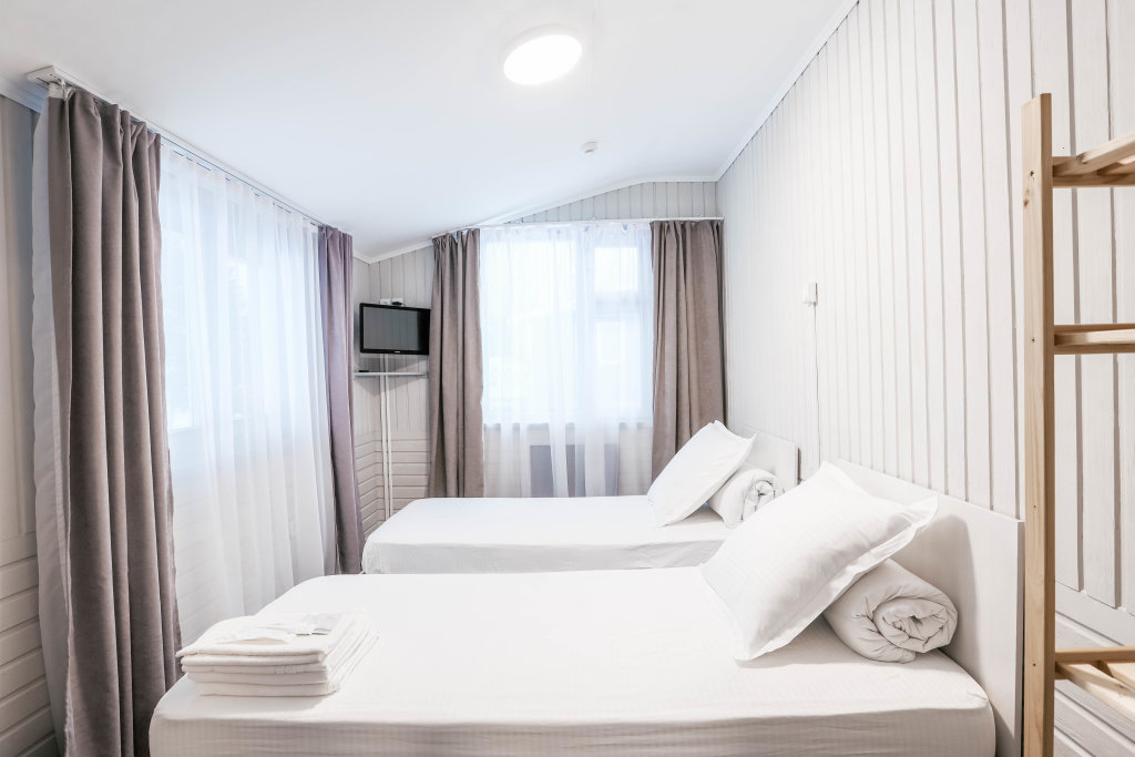 Suite 2 Schlafzimmer mit Blick Bajkal Park Hotel