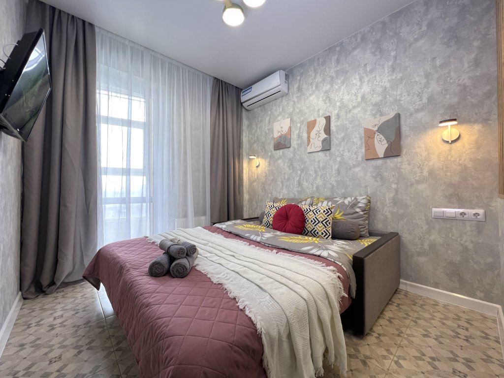 Apartamento Studiya s dvuspalnym divanom i konditsionerom v novom dome Flat