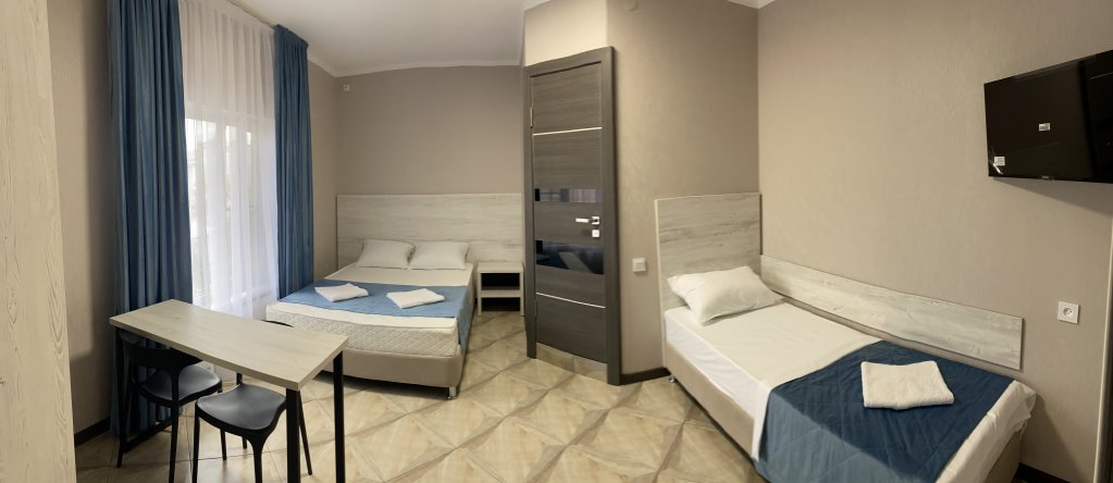 Standard triple chambre Salyut Guest house