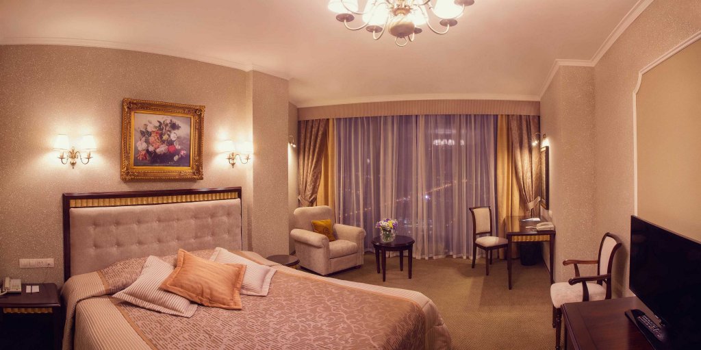 Deluxe Doppel Zimmer mit Stadtblick Vysotsky Hotel