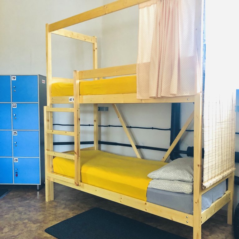 Кровать в общем номере Фабрика Хостел