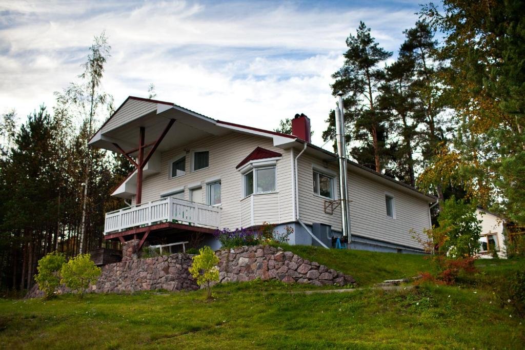 Hütte mit Balkon und mit Blick Usadba Sayrala Guest House