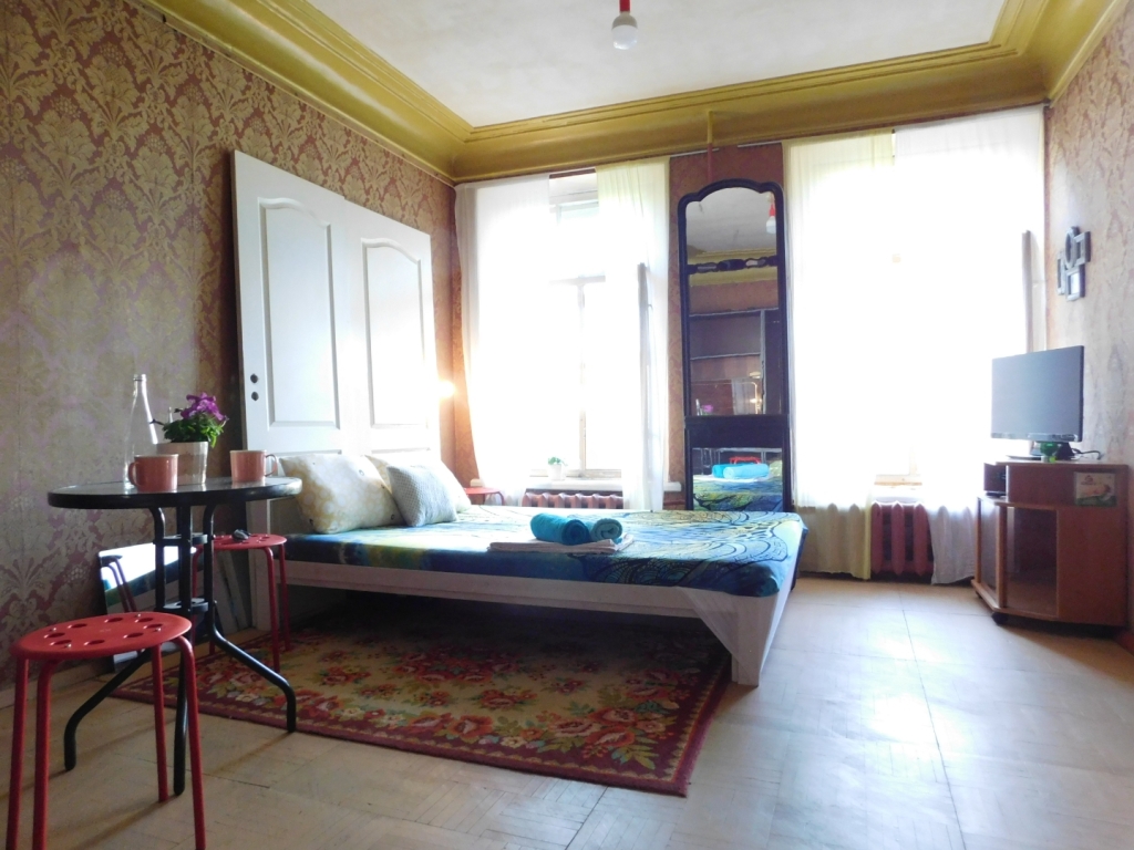 Habitación doble Estándar Starinnaya Komnata V Obychnoy Trekhkomnatnoy Kvartire Lodging house