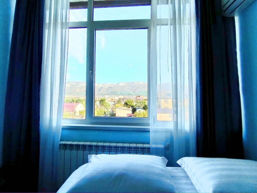 Трёхместный номер Standard с красивым видом из окна Гостевой Дом Николина Фазенда