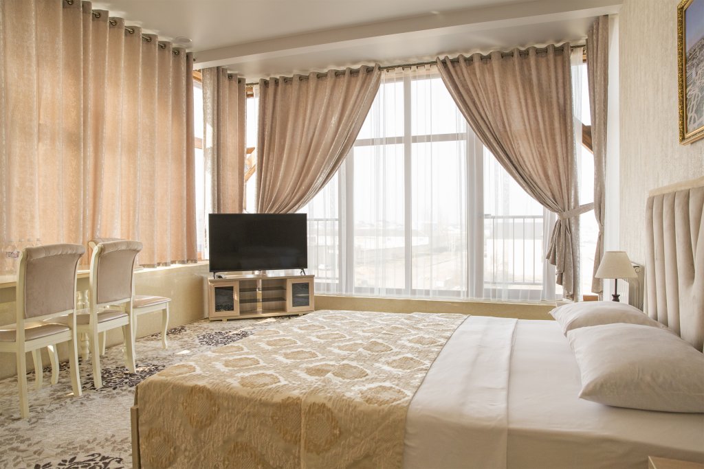 Люкс с 2 комнатами с красивым видом из окна Hotel Royal