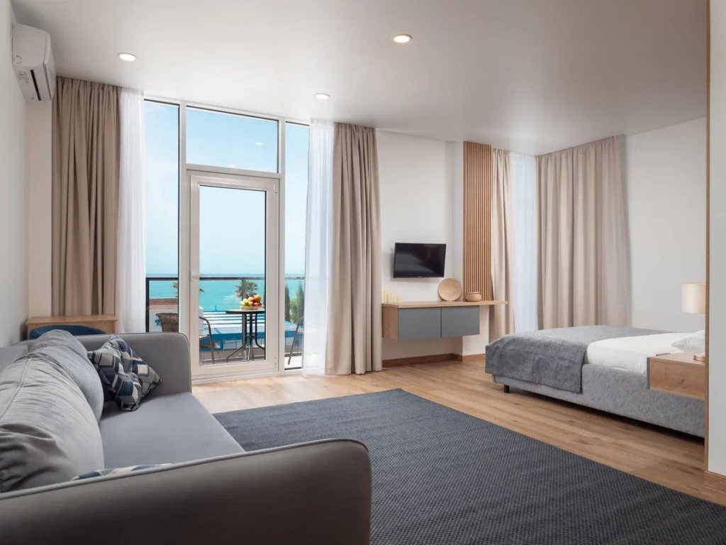 Двухместный люкс с балконом и с видом на море Отель Vista Mare