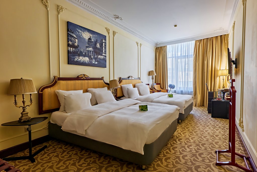 Standard Vierer Familie Zimmer mit Stadtblick TAGANKA-HOLL Moscow Hotel