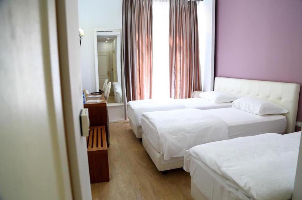 Трёхместный номер Standard Golden City Hotel & Spa, Tirana