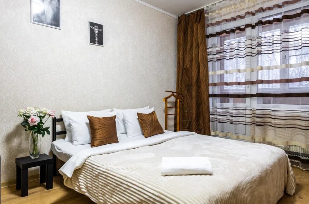 1 Bedroom Apartment with balcony Na Akademika Yangelya - 1 Apartments