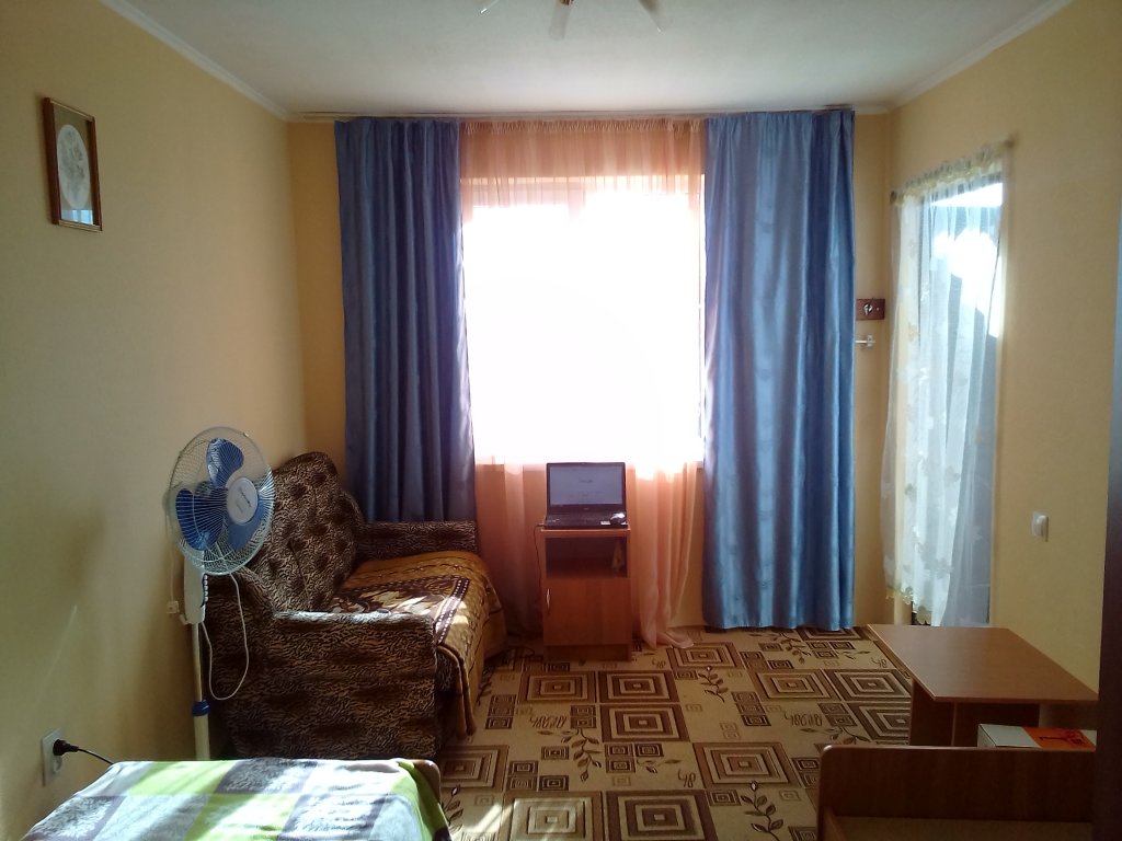 Standard Triple room with sea view "Пальма"