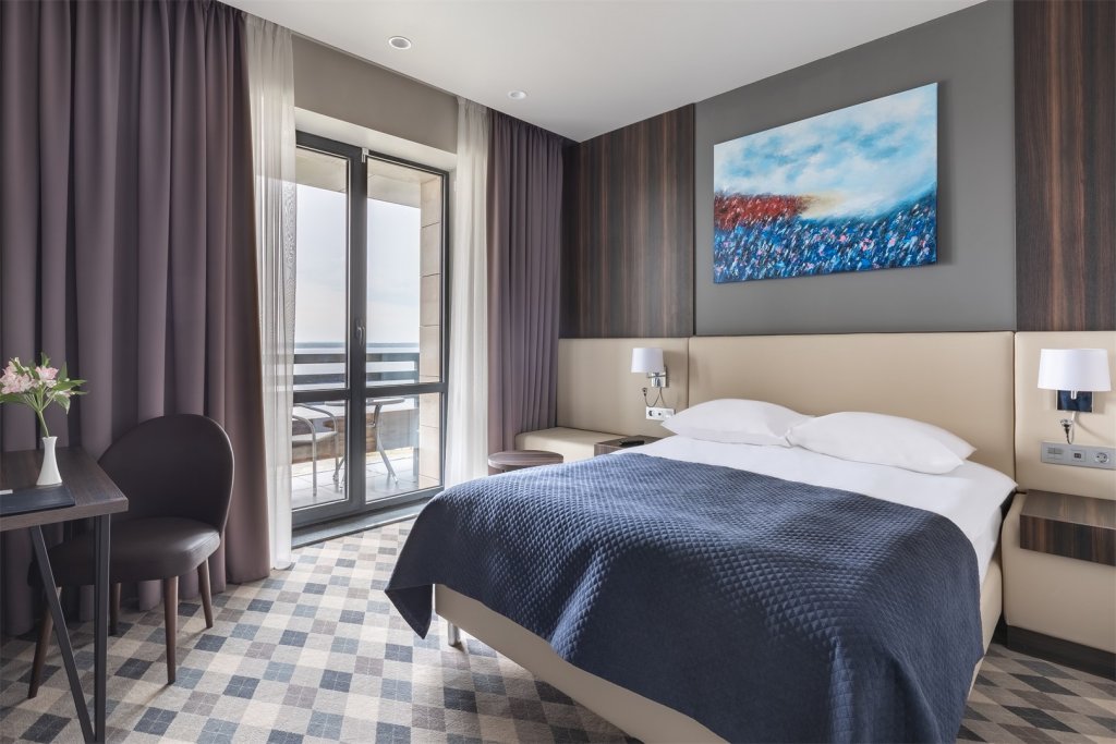 Doppel Suite 2 Schlafzimmer mit Seeblick Vladimirovskiy Hotel