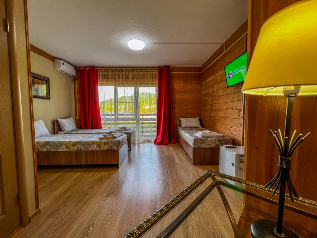Standard famille chambre avec balcon Villa Assol Guest House