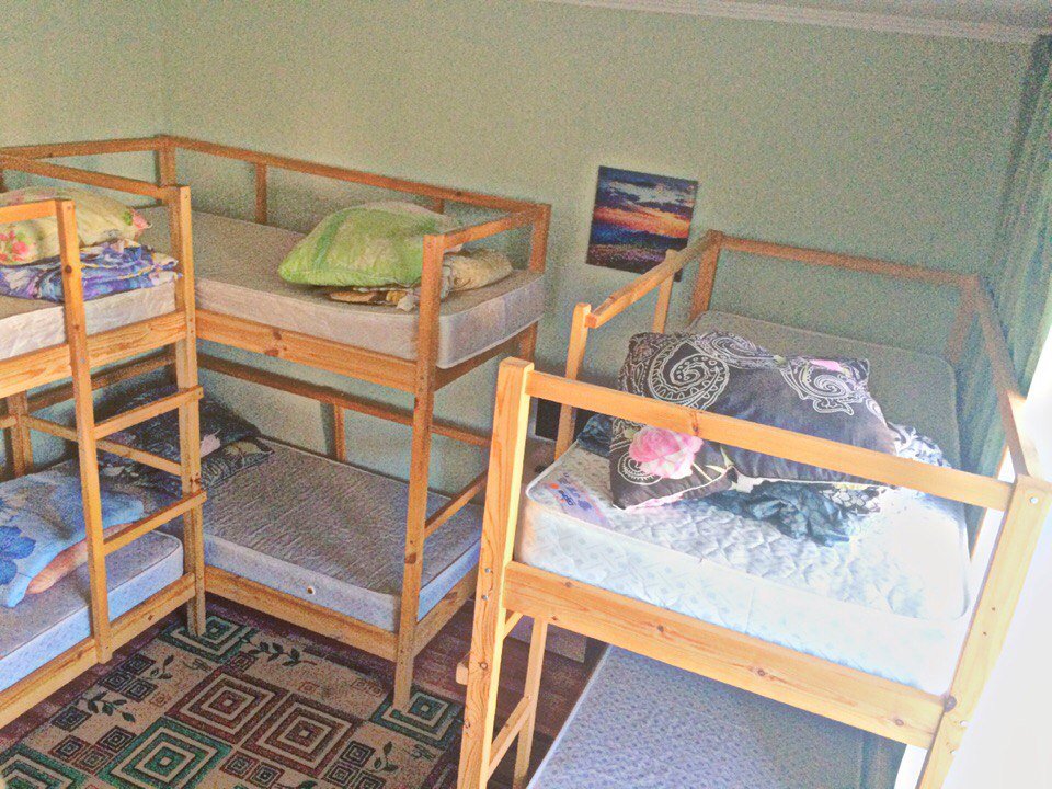 Cama en dormitorio compartido (dormitorio compartido masculino) PanDa na Vzletke Hostel