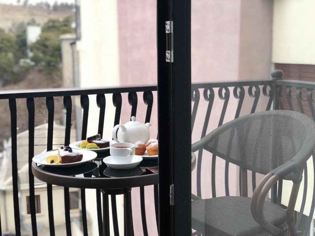 Трёхместный номер Standard с балконом и с красивым видом из окна Отель Hotel Ciskari