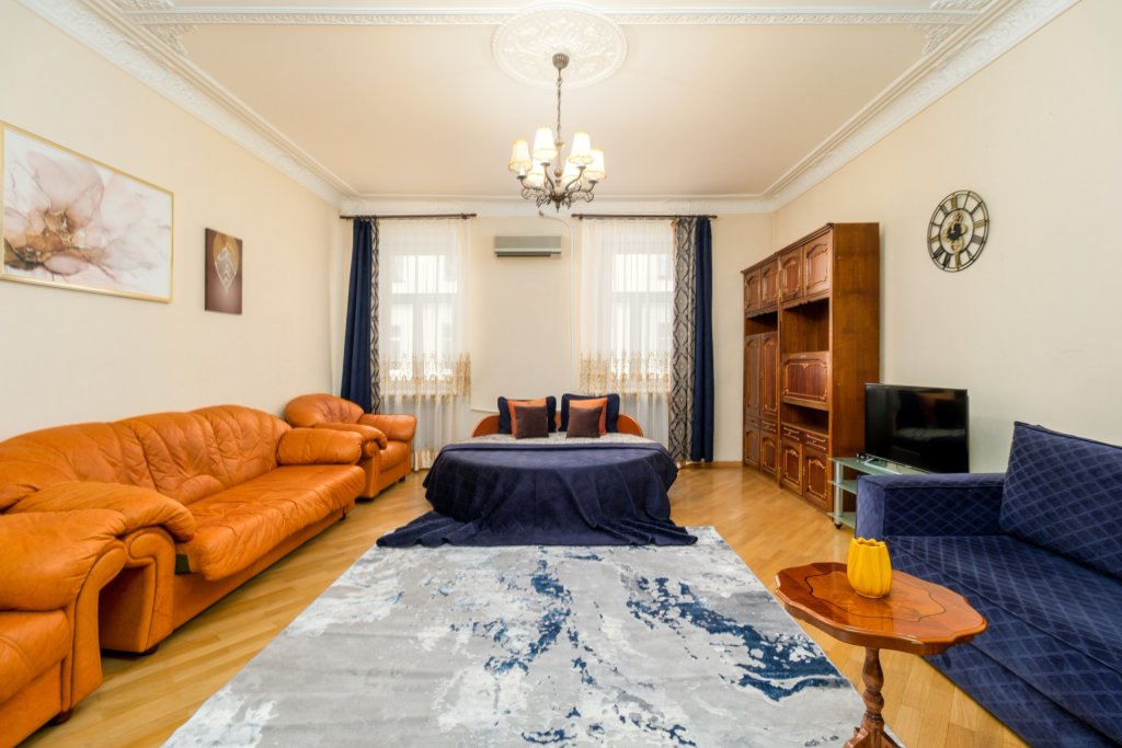 Apartamento 3 Bedroom apartment near Kazan Cathedral 10 guests