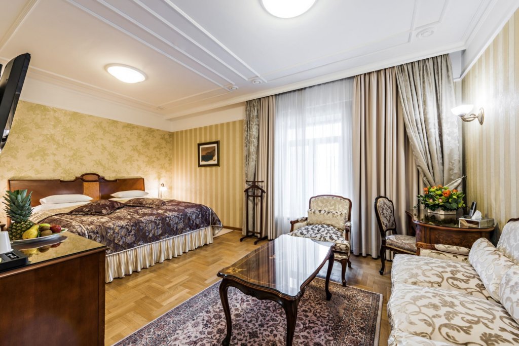 Junior-Suite Hotel Moskva