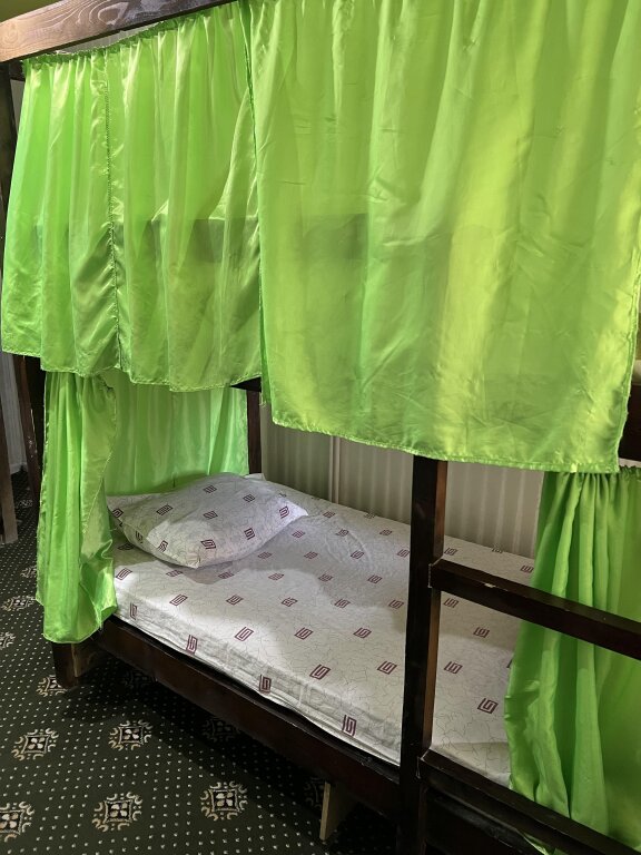 Кровать в общем номере Anisa- Hostel
