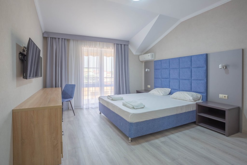 2 Bedrooms Standard Family room with balcony Hotel Elefteriya