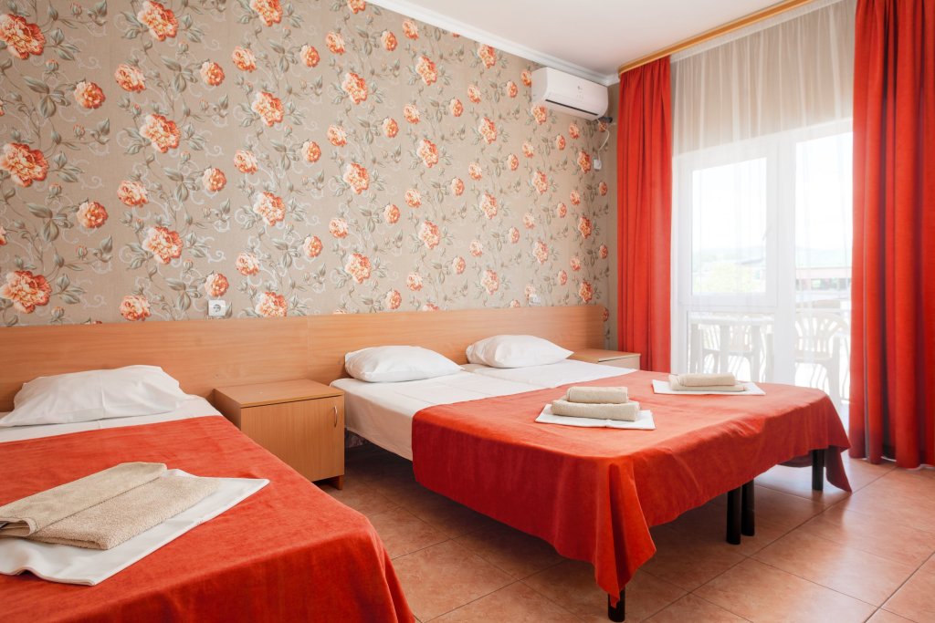 Comfort Triple room with balcony Dom Lita  Guest house