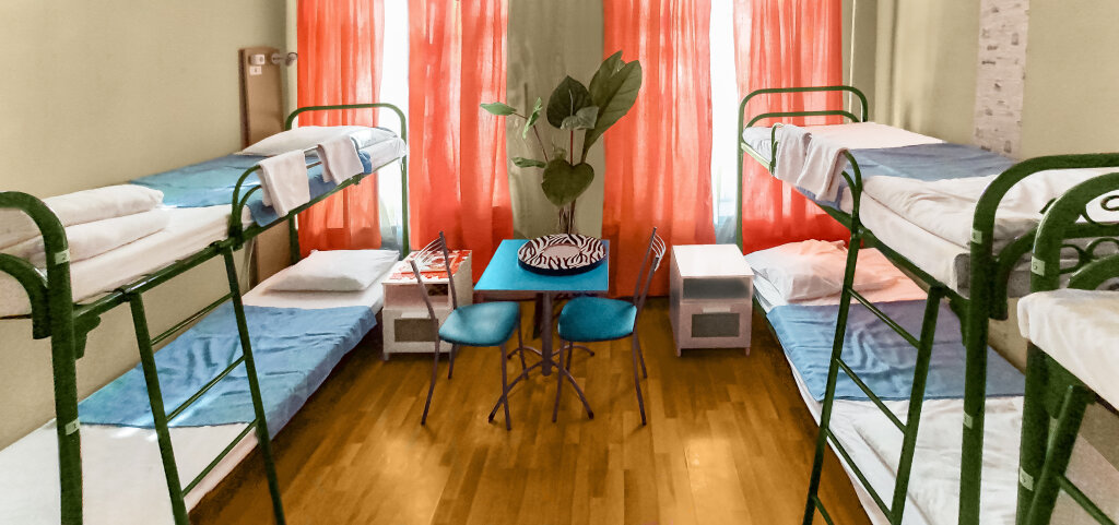 Кровать в общем номере (женский номер) с видом на город Гостевой дом Yes