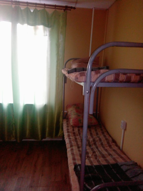 Кровать в общем номере (мужской номер) с красивым видом из окна Хостел Комфорт