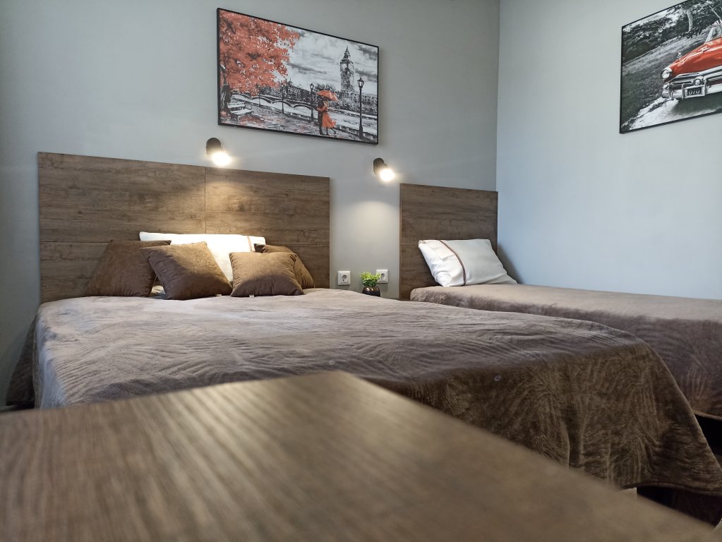 Standard Dreier Familie Zimmer mit Stadtblick Ana Mini Hotel