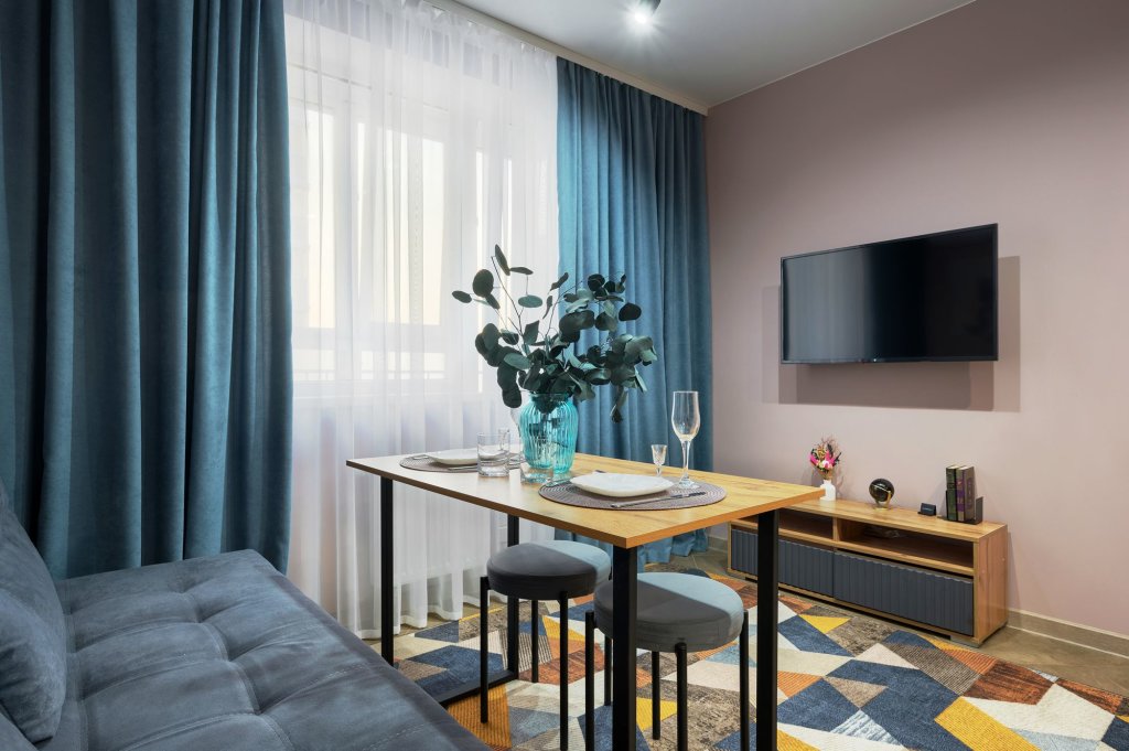 Vierer Apartment mit Balkon und mit Stadtblick Apartamenty Kvartira Ryadom S Volgu, Akvarel, Kardiotsentr Flat