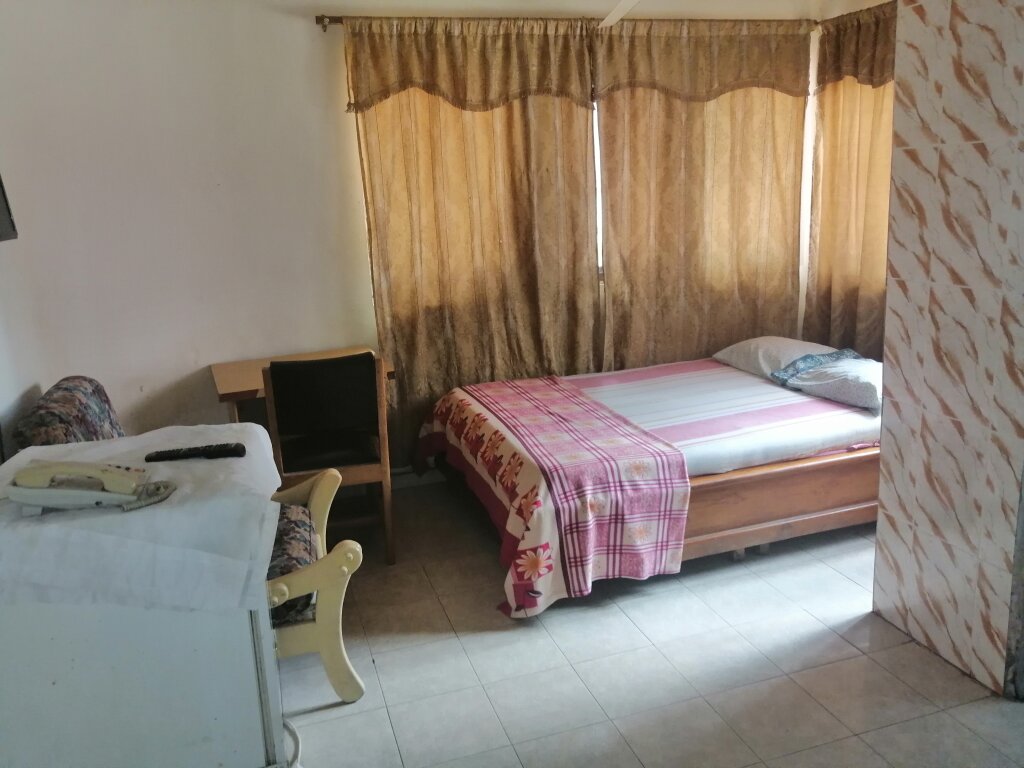 Standard Single room with view Peemens Guest House