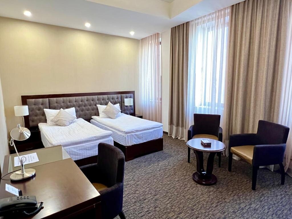 Двухместный номер Superior Yerevan Resident Hotel