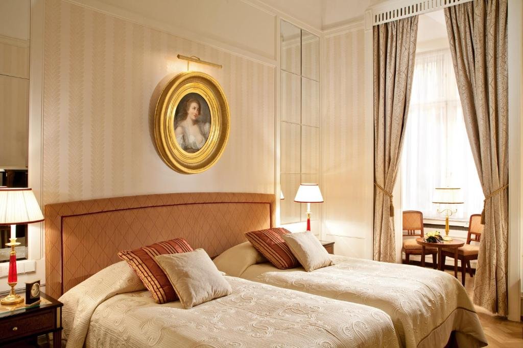 Двухместные апартаменты-люкс Historical Grand Hotel Europe, A Belmond Hotel, St Petersburg