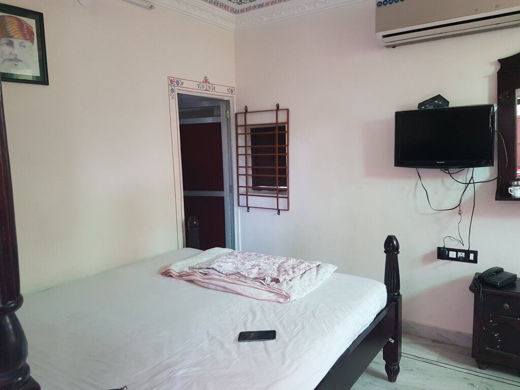 Superior Double room with view Backpacker Panda Lake Pichola Udaipur Hostel