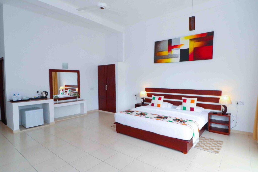 Superior Double room with mountain view Yoho Thuruliya Lodge Hotel