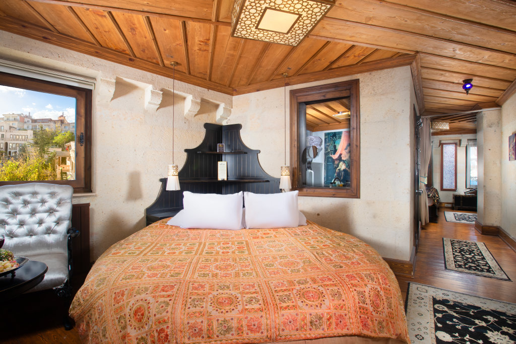 Четырёхместный семейный люкс Cappadocia Fairy Chimneys Minia Cave Hotel