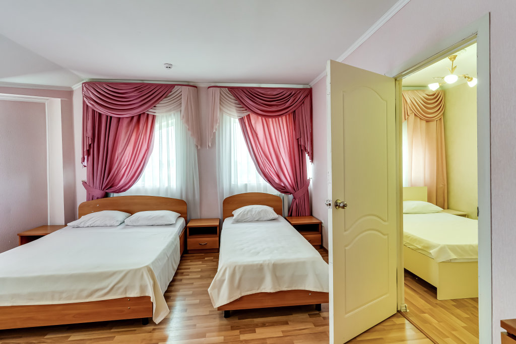 2 Bedrooms Standard Quintuple Family room Grieg Hotel