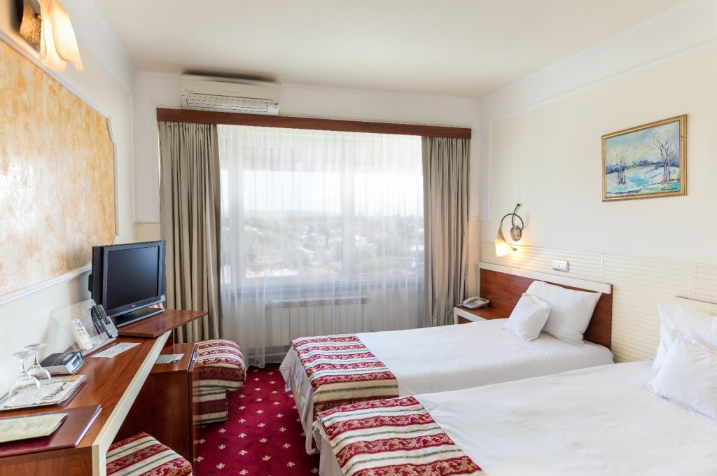 Standard Doppel Zimmer mit Blick Prahova Plaza Hotel