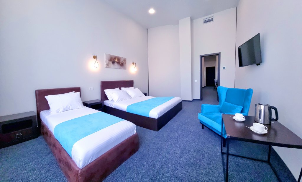 Suite triple familiar 2 dormitorios con vista a la ciudad Kristall Hotel