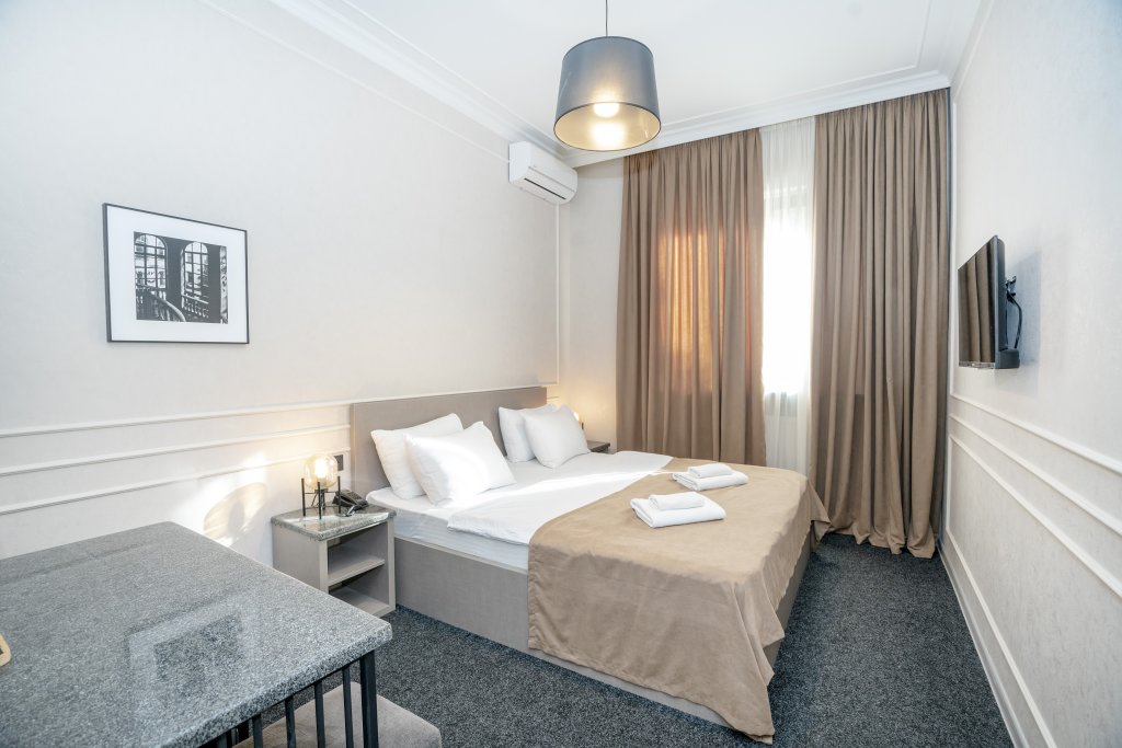 Standard Doppel Zimmer mit Blick Hotel Best Tbilisi