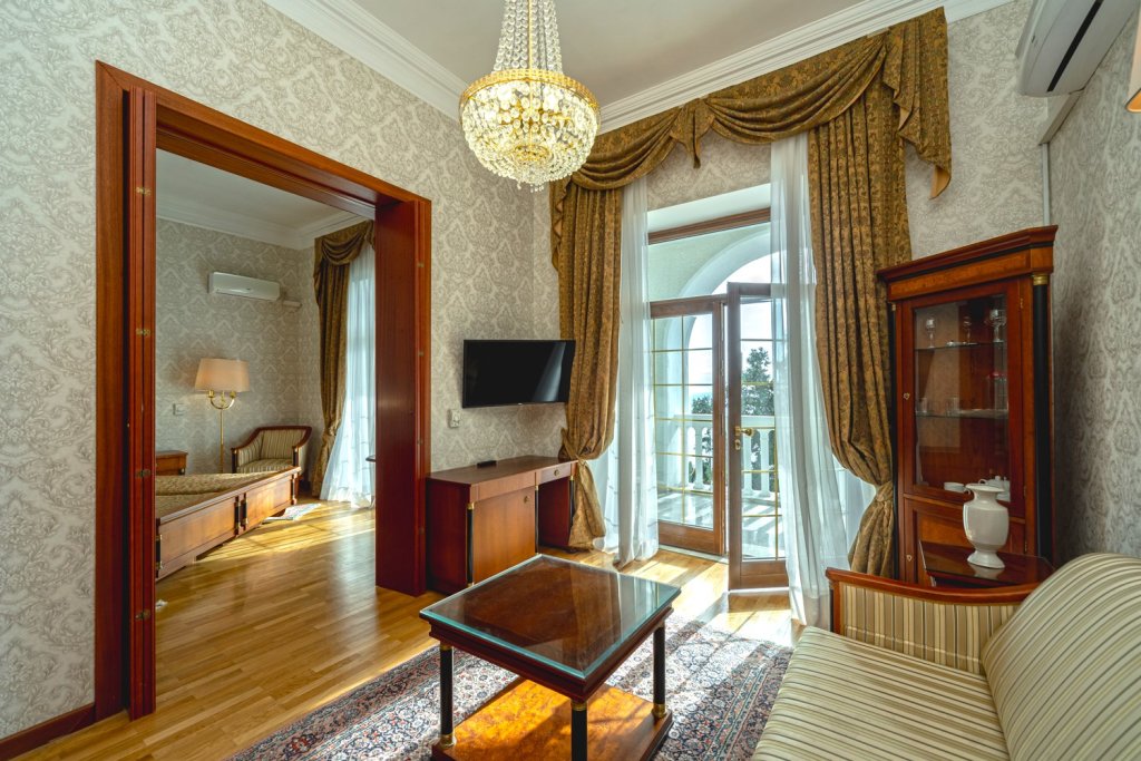 Deluxe double chambre avec balcon et Vue mer Sanatoriy Sosnovaya Roscha