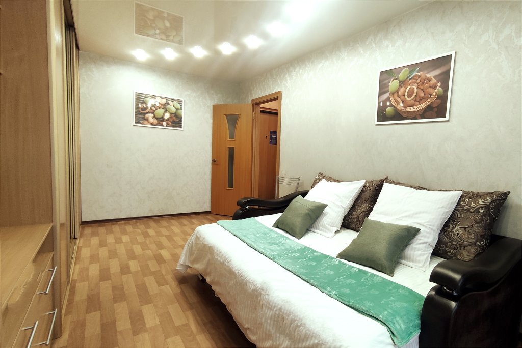 Appartement 1 chambre avec balcon et Vue sur la ville Tatyyanin Dom Na Ulitse Pavla Morozova 96 A Flat