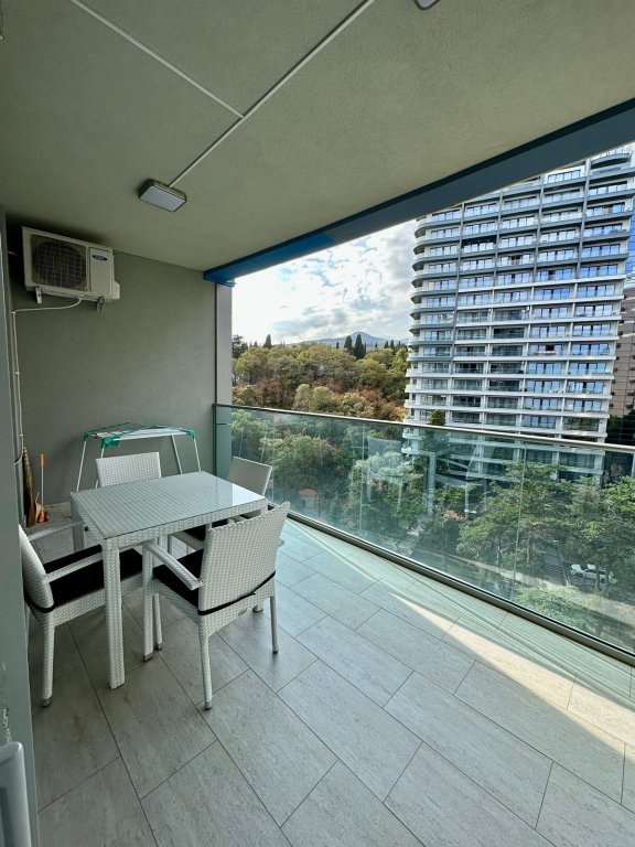 Apartamento cuádruple Clásico 2 dormitorios con balcón y con vista al parque ZhK ZAZERKAL'E Apartments