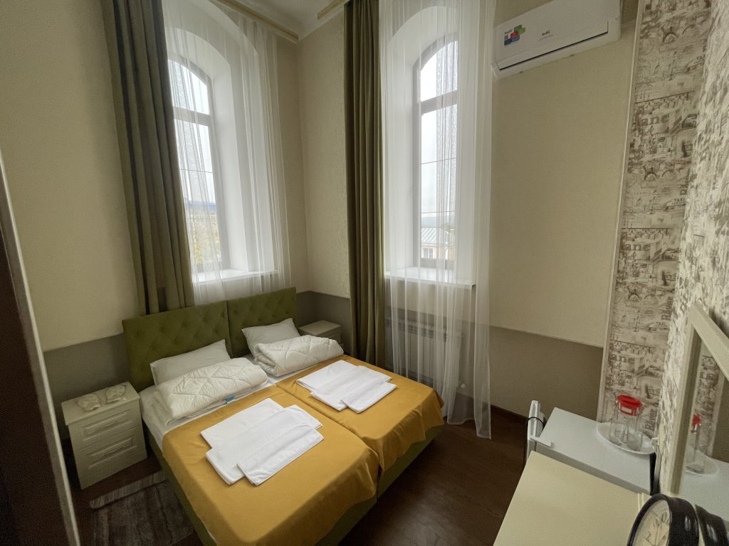 Standard Doppel Zimmer mit Bergblick Roza Kavkaza Guest House