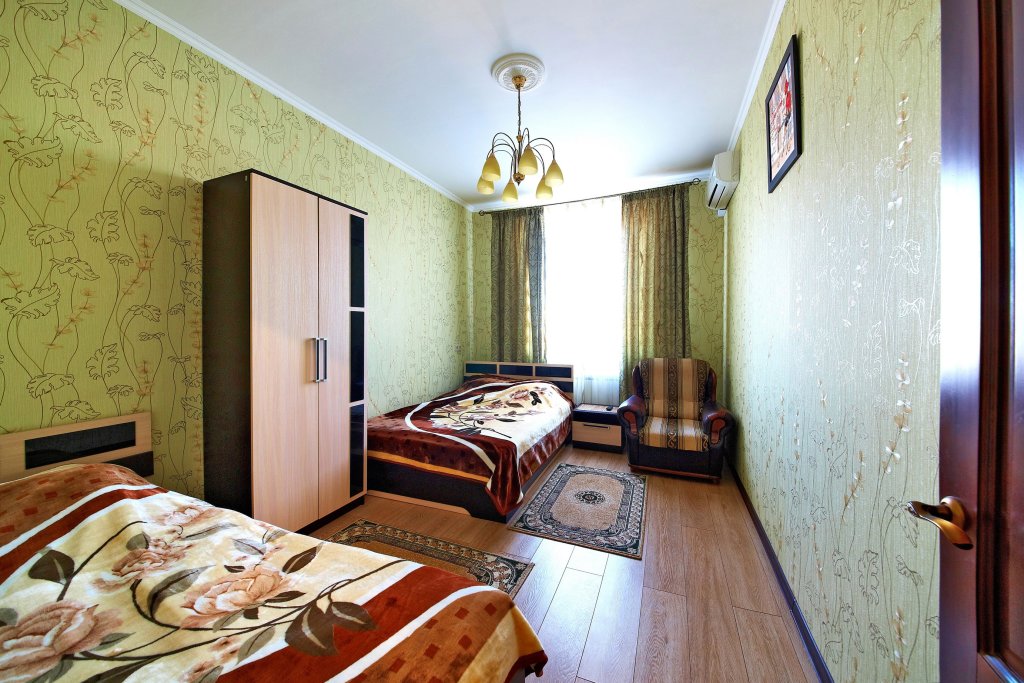 Apartment On Kati Solov'yanovoj Apartments
