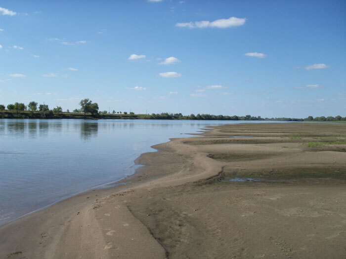 Берег с песком Харабали