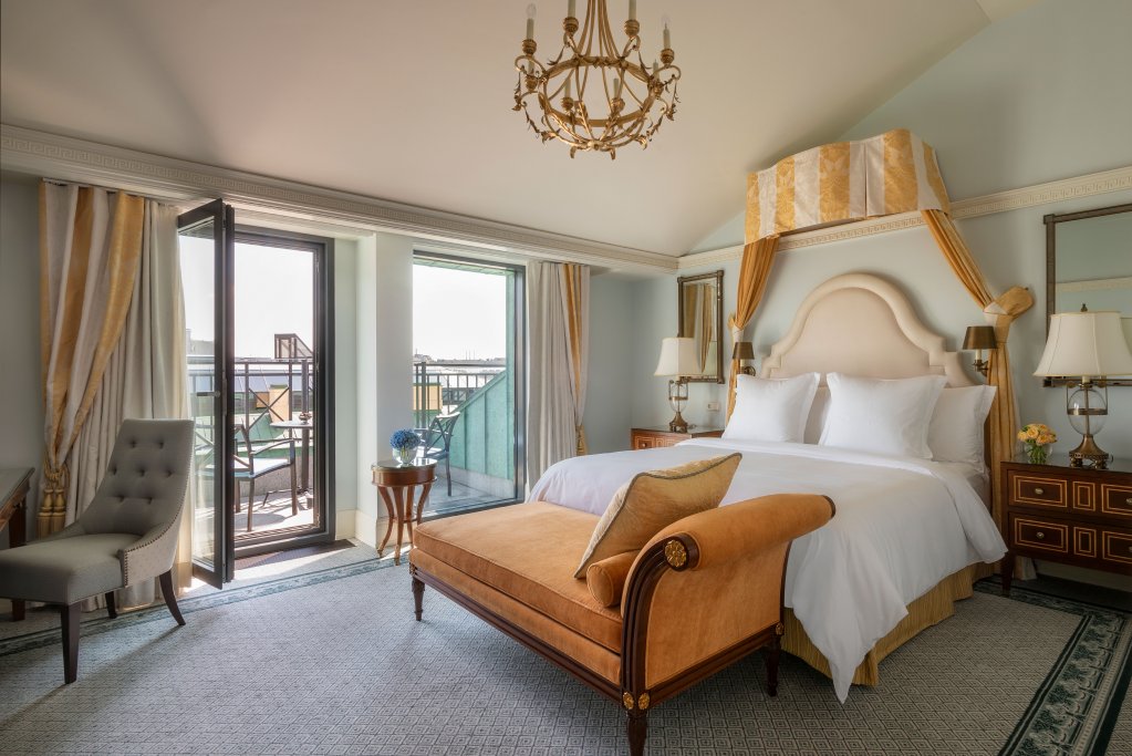 Premium Terrace Double room with city view Four Seasons Hotel Lion Palace St. Petersburg