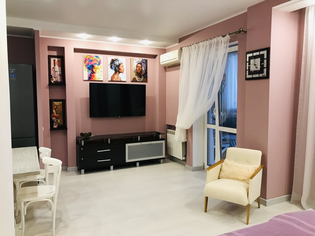 Studio Na Naberezhnoy Apartments